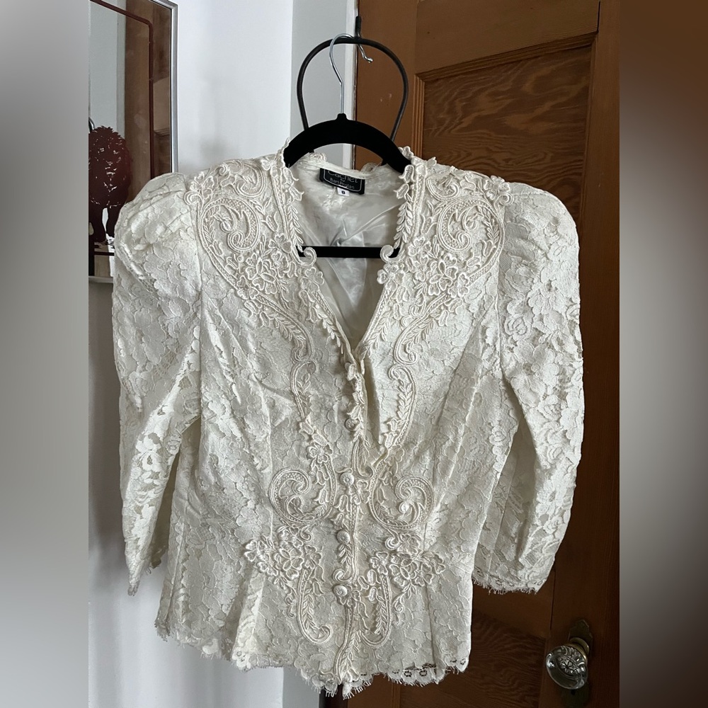 2pc wedding suit,‎ lace Cachet